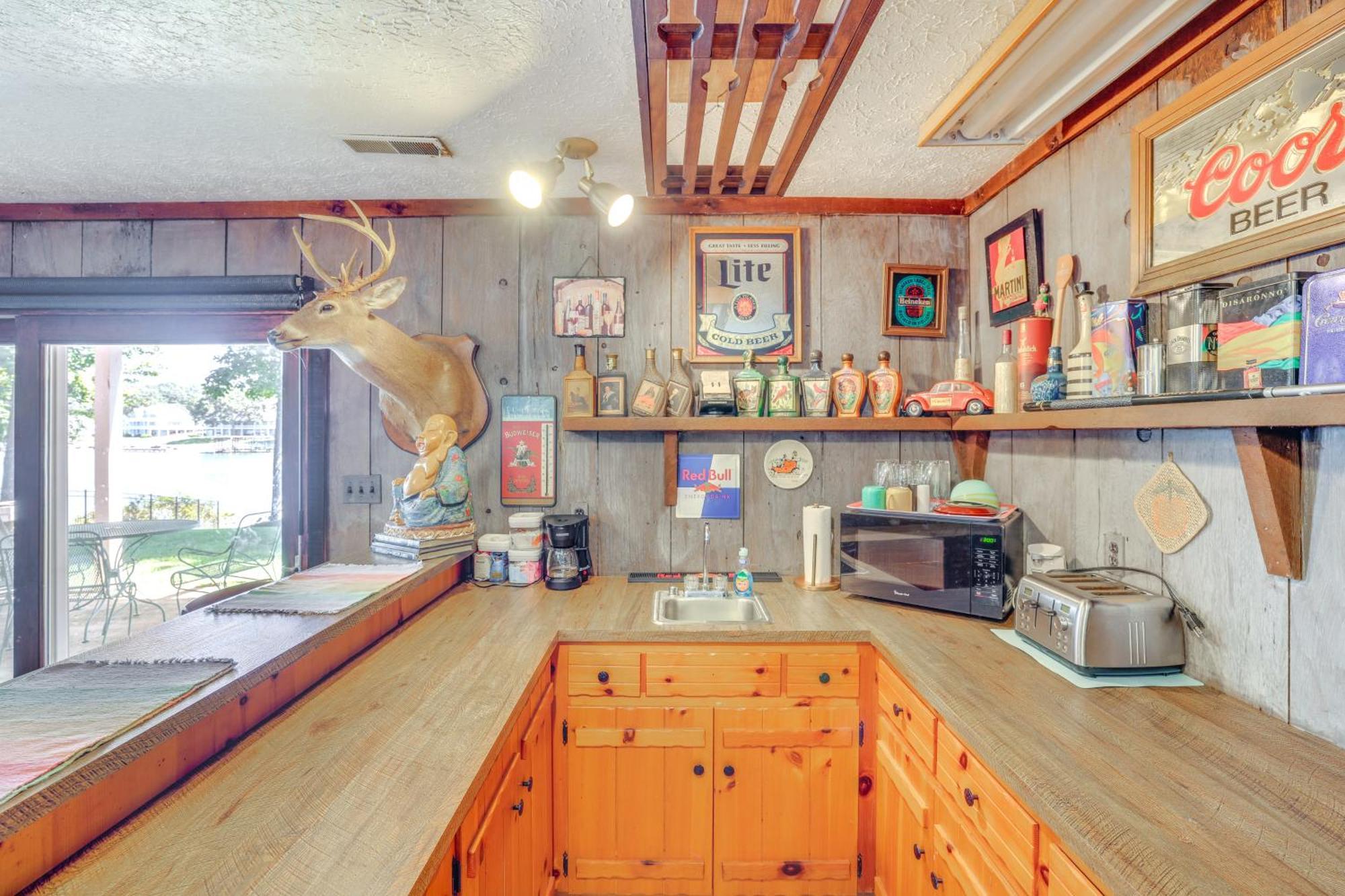 Smith Mountain Lake Retreat With Private Beach! Huddleston Extérieur photo