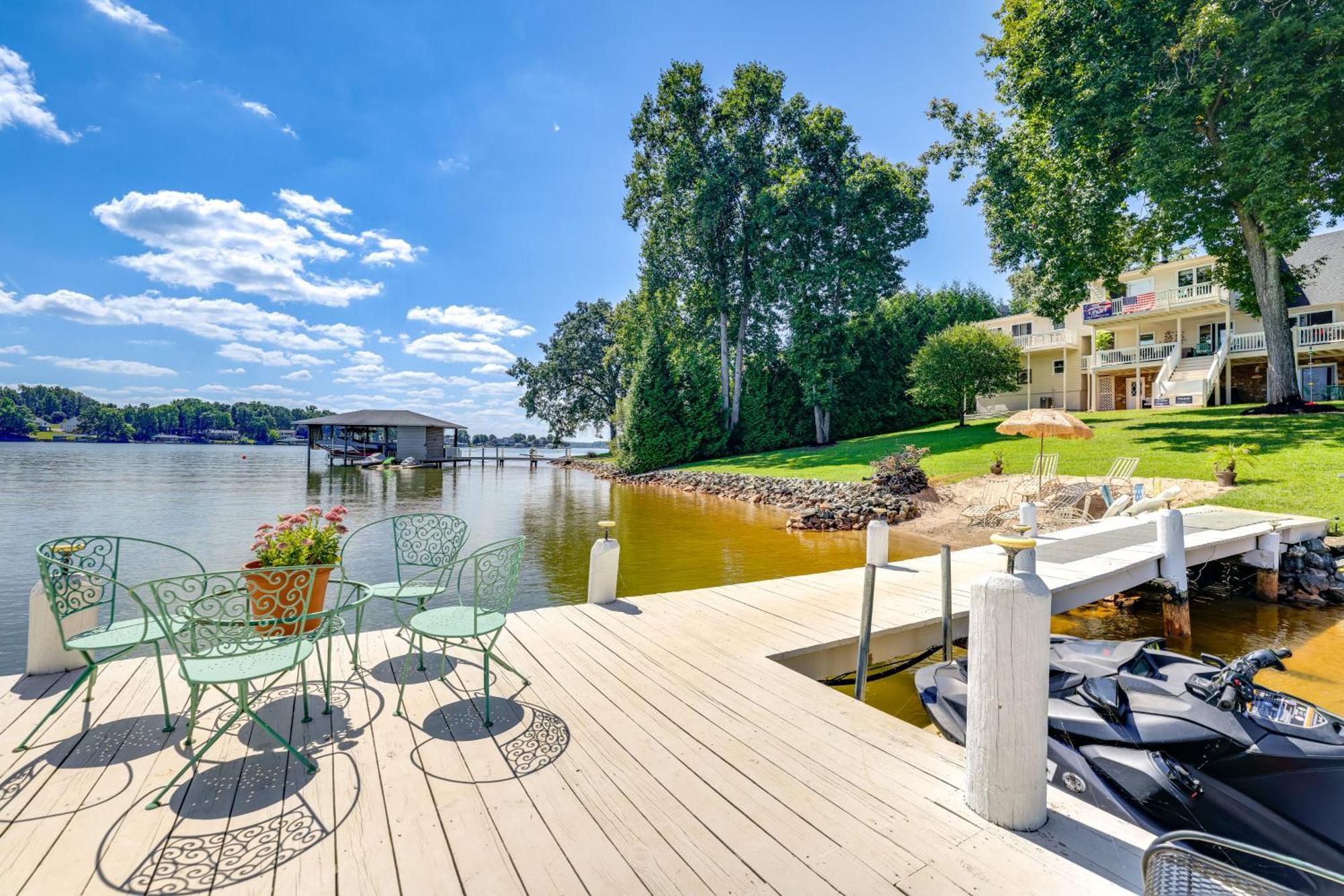 Smith Mountain Lake Retreat With Private Beach! Huddleston Extérieur photo