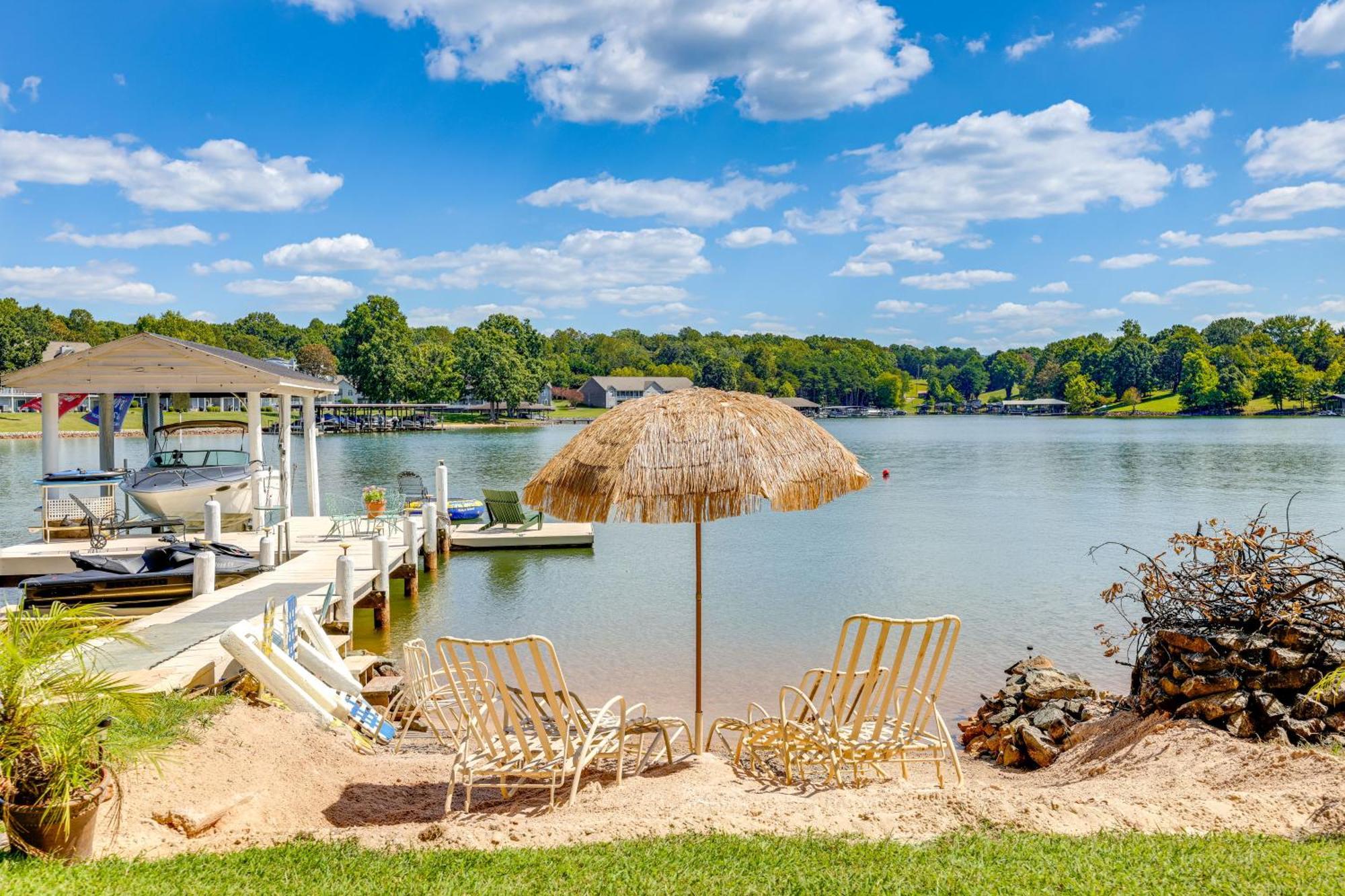 Smith Mountain Lake Retreat With Private Beach! Huddleston Extérieur photo