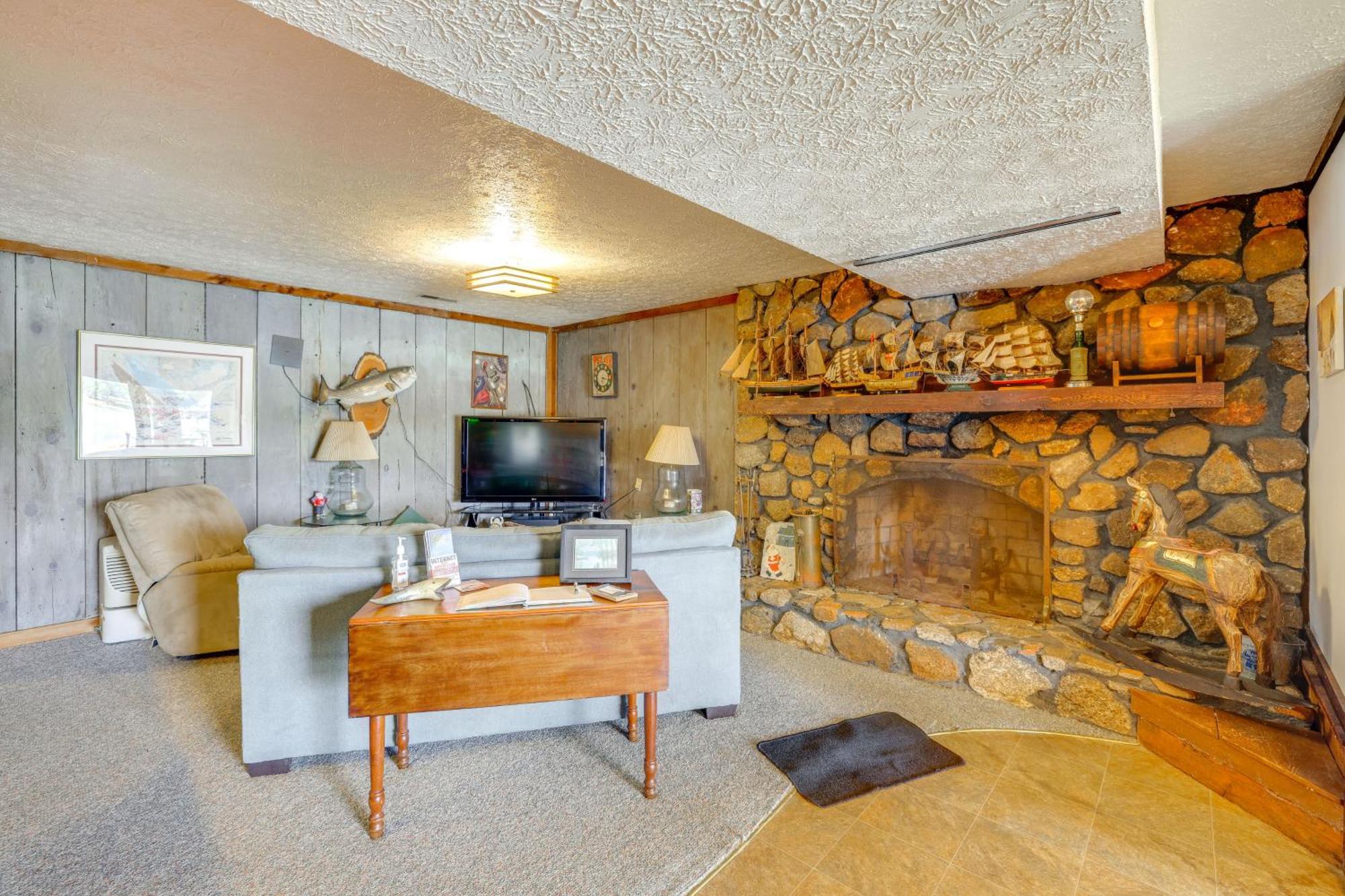 Smith Mountain Lake Retreat With Private Beach! Huddleston Extérieur photo